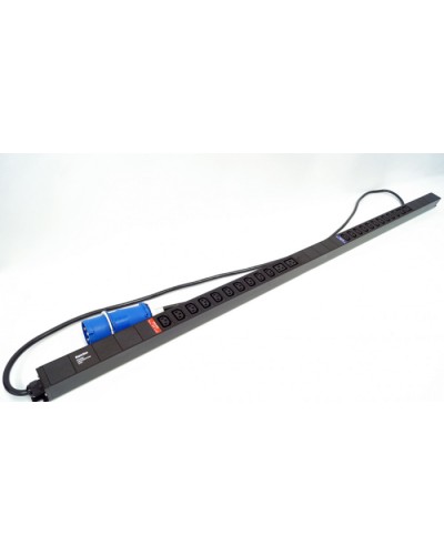 Блок розеток, вертикальный черн Hyperline (SHE-20IEC-4BIEC-32-3PVB) в Нефтеюганске Блоки розеток Pintop.ru